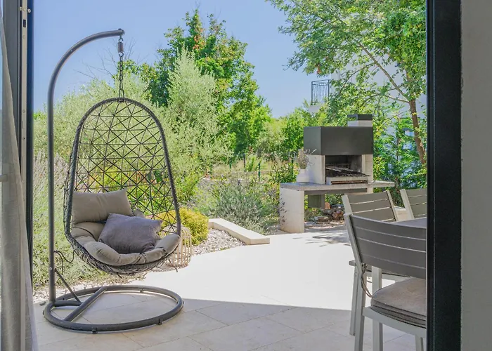 Marko Aurelia Nyaraló *