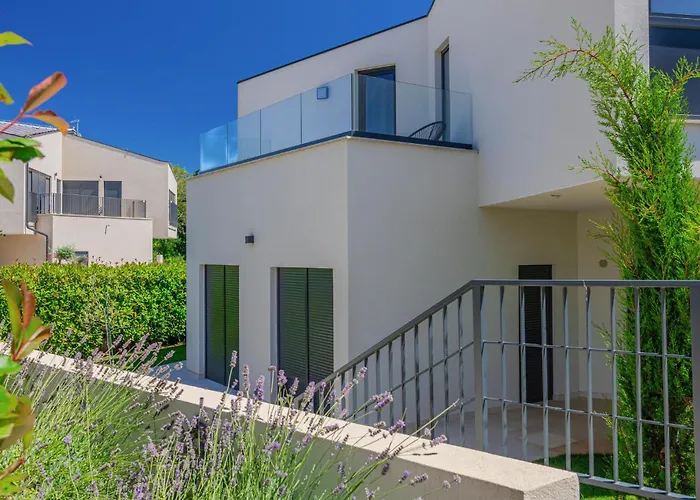 Nyaraló Marko Aurelia *