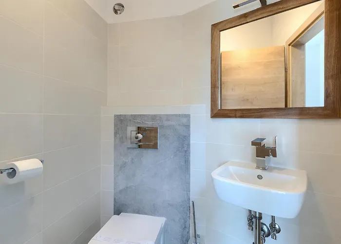 Marko Aurelia * Πόρετς