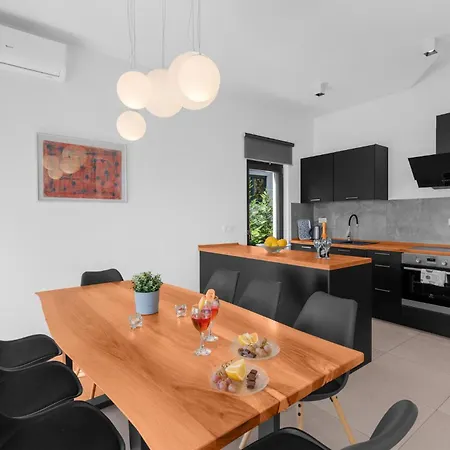 別荘 Marko Aurelia ポレッチ